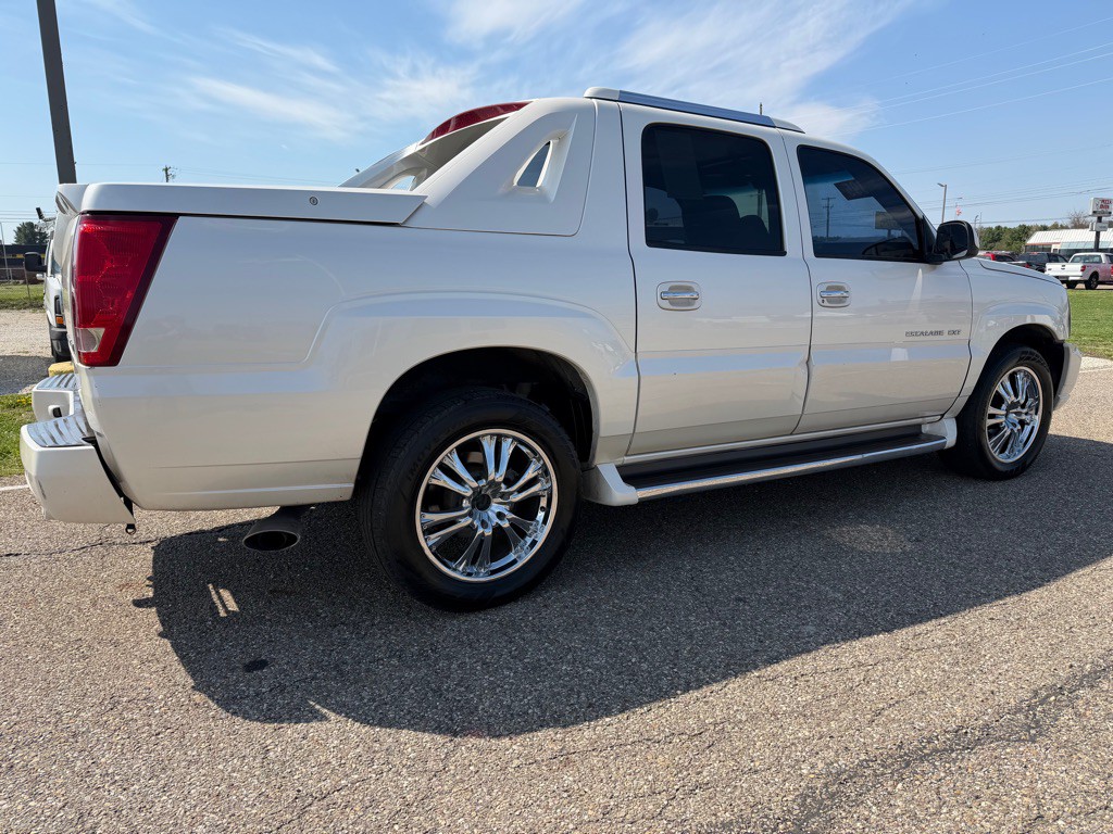 2002 Cadillac Escalade Image 6
