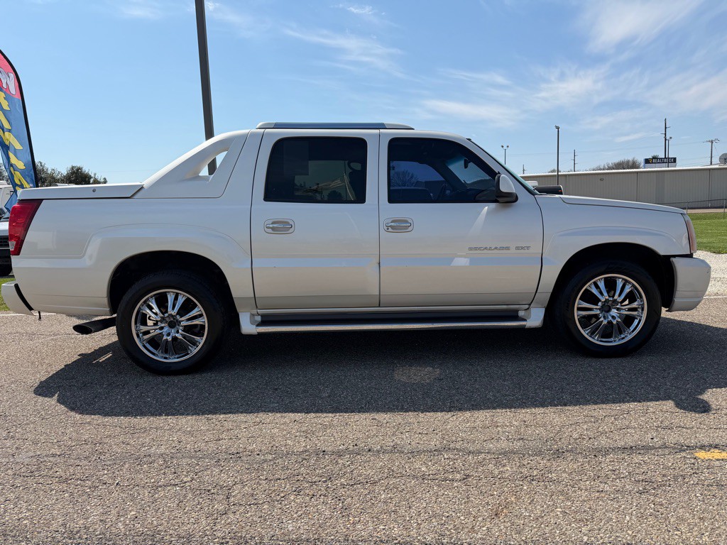 2002 Cadillac Escalade Image 19