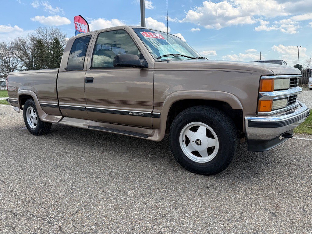 1996 Chevrolet C/K Image 1