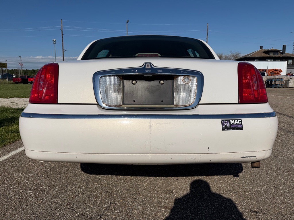 2001 Lincoln Town Car Image 14
