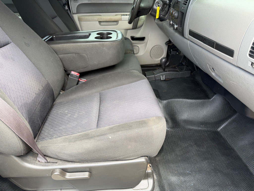 2011 GMC Sierra 2500 Image 11