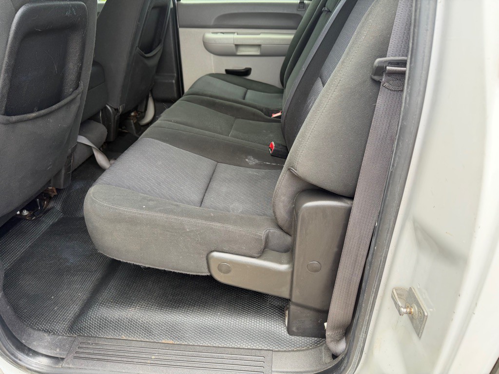 2011 GMC Sierra 2500 Image 12