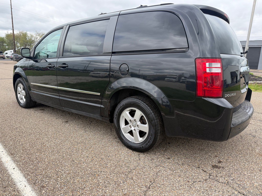 2010 Dodge Grand Caravan Image 7