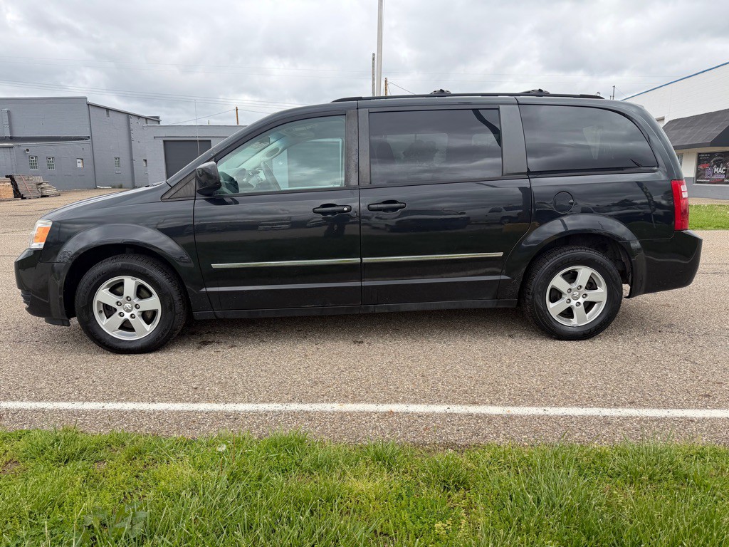 2010 Dodge Grand Caravan Image 8
