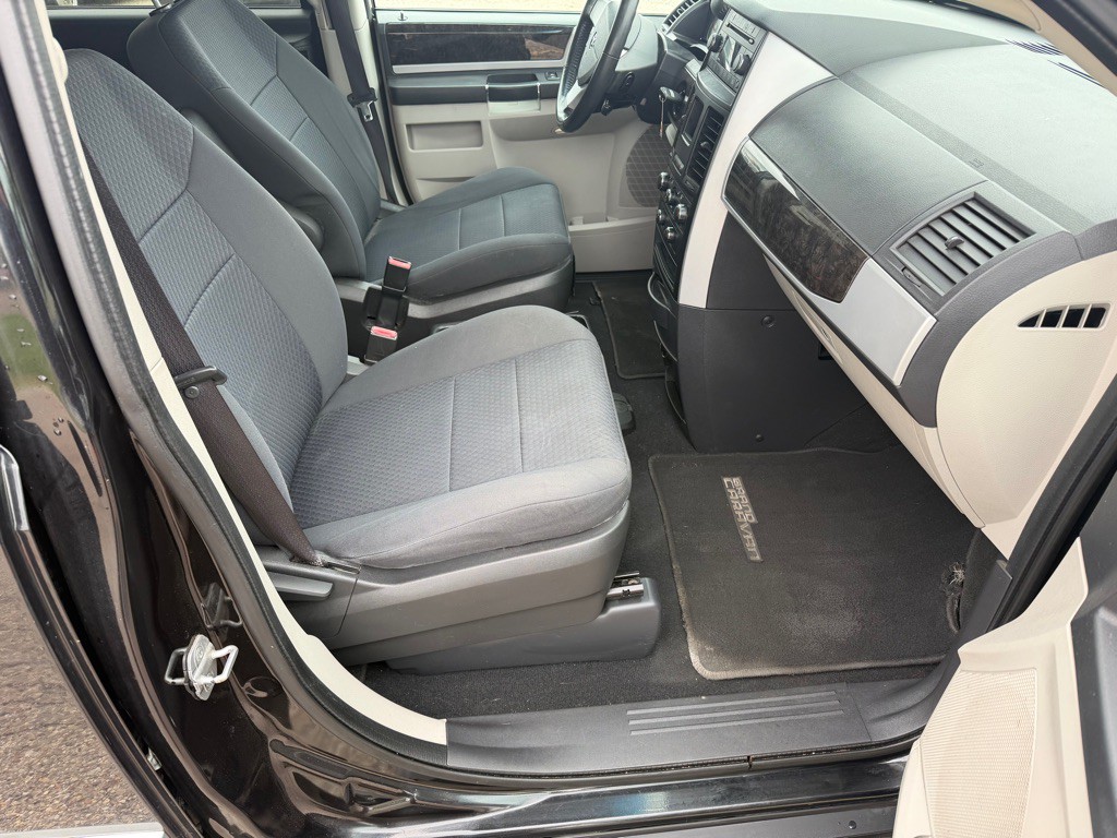 2010 Dodge Grand Caravan Image 11