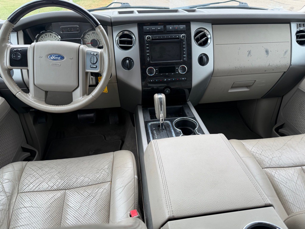 2011 Ford Expedition Image 10