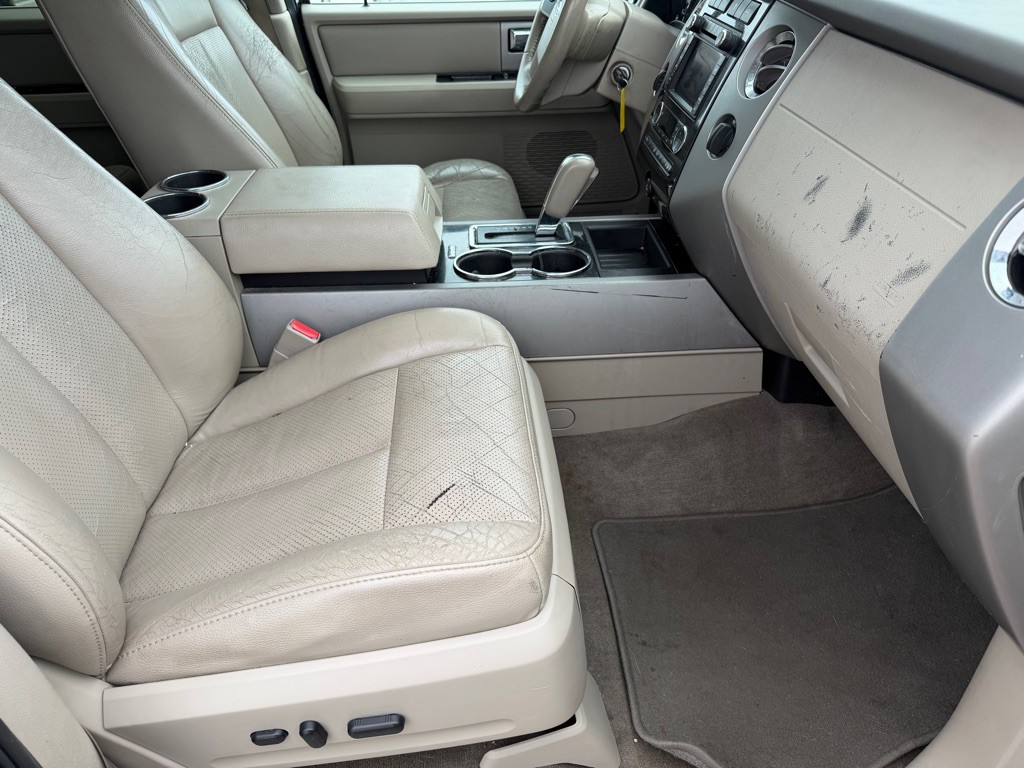 2011 Ford Expedition Image 11