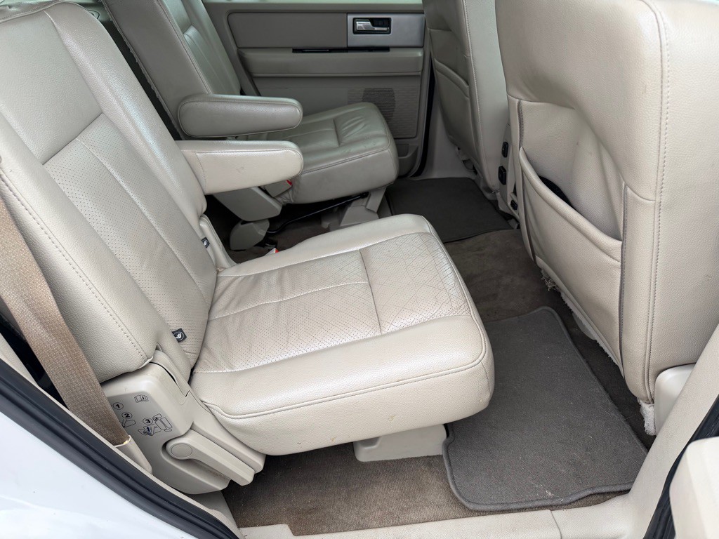 2011 Ford Expedition Image 13