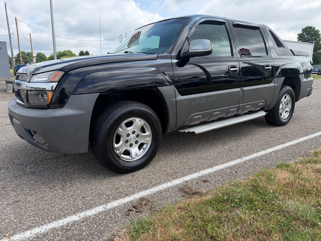 2002 Chevrolet Avalanche Image 3