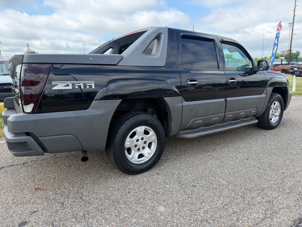 2002 Chevrolet Avalanche Image 6