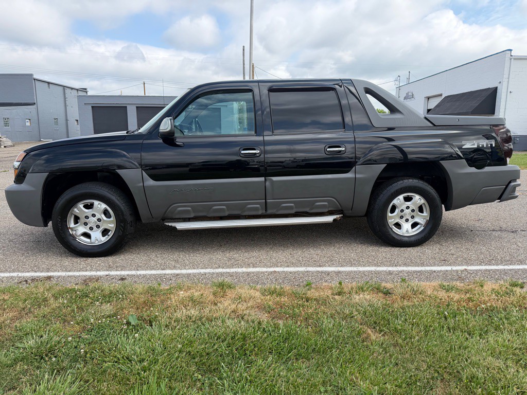 2002 Chevrolet Avalanche Image 8