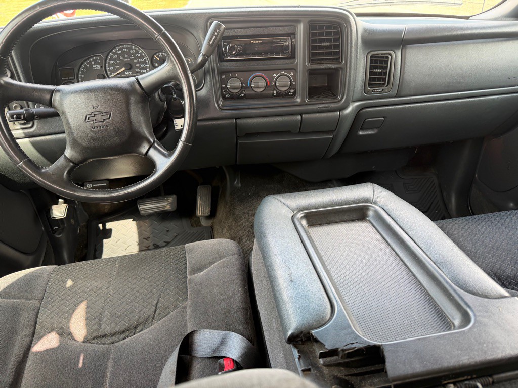 2002 Chevrolet Avalanche Image 10