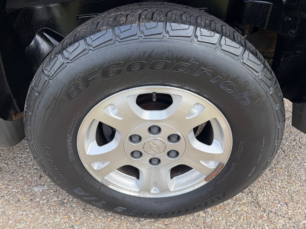 2002 Chevrolet Avalanche Image 17