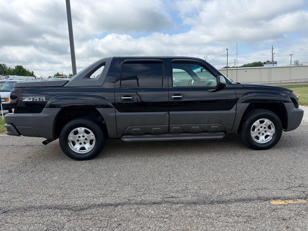 2002 Chevrolet Avalanche Image 19