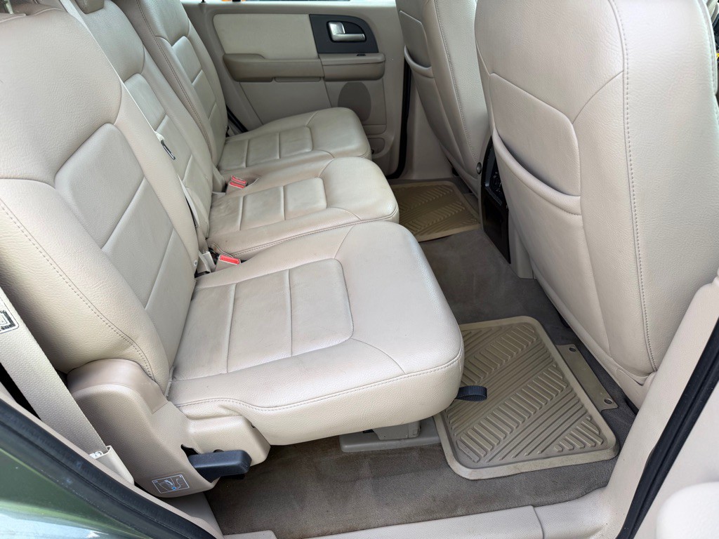 2003 Ford Expedition Image 13