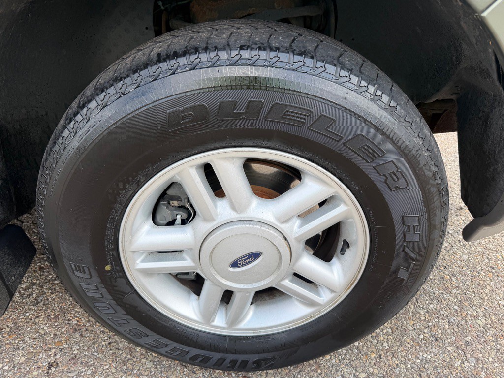 2003 Ford Expedition Image 18
