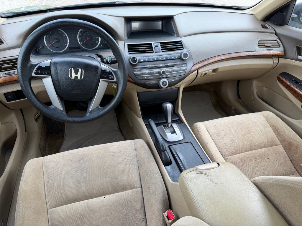2010 Honda Accord Image 10