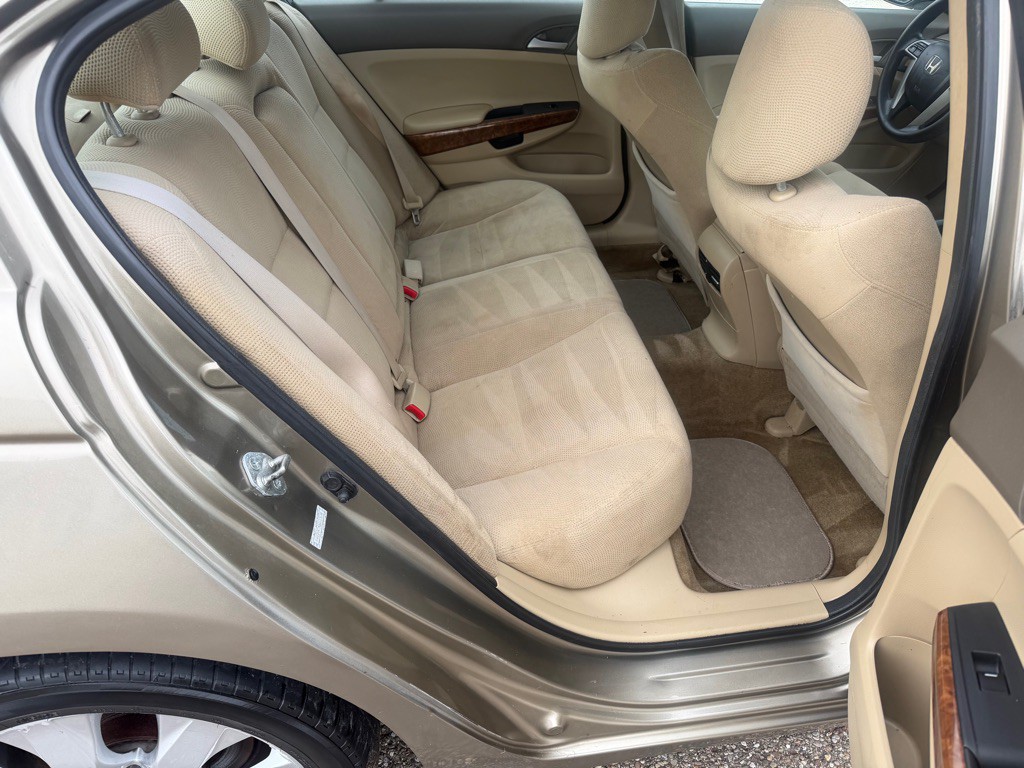 2010 Honda Accord Image 13