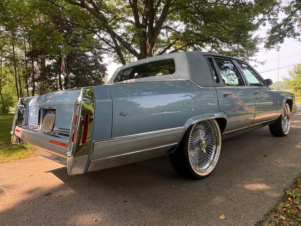 1992 Cadillac Brougham Image 6