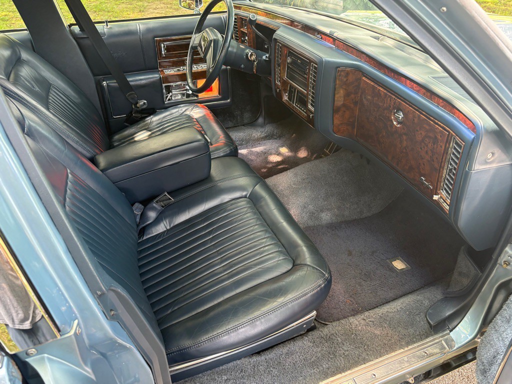 1992 Cadillac Brougham Image 12