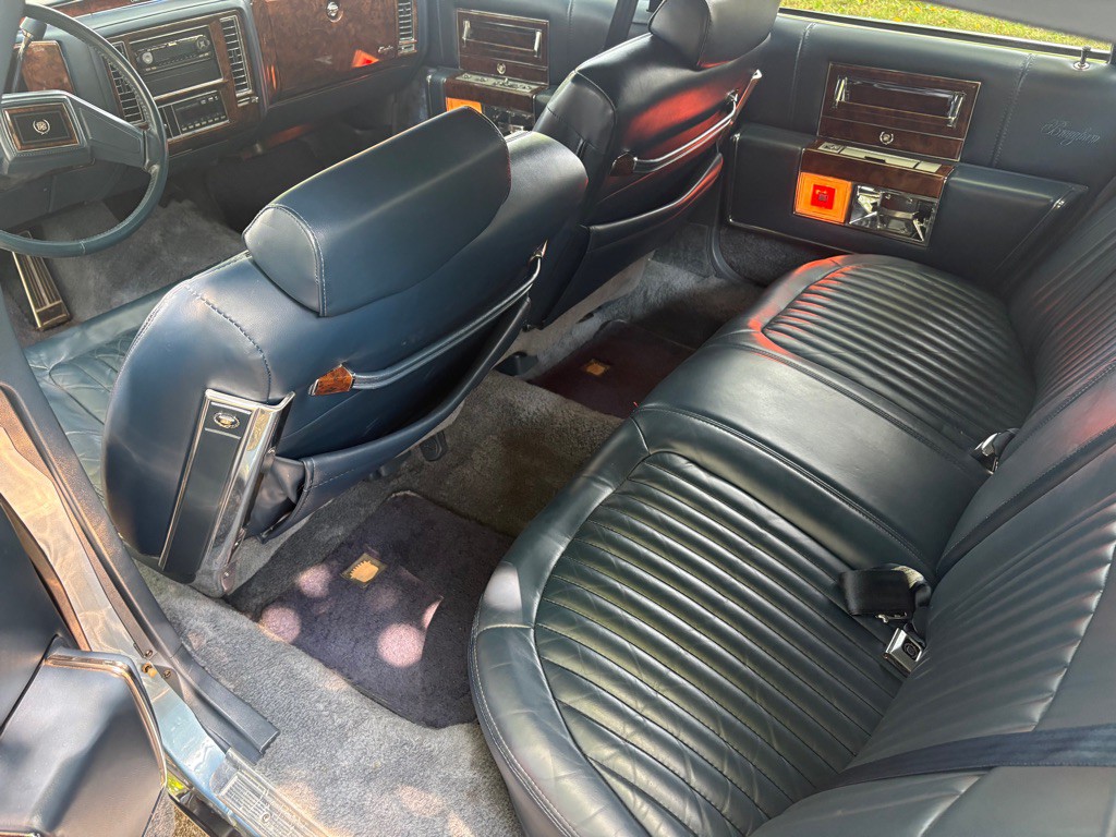 1992 Cadillac Brougham Image 13