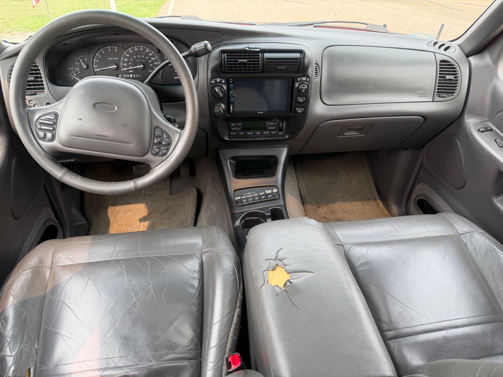 2001 Ford Explorer Image 10