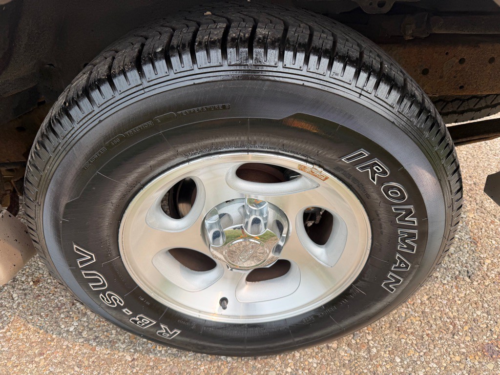 2001 Ford Explorer Image 17