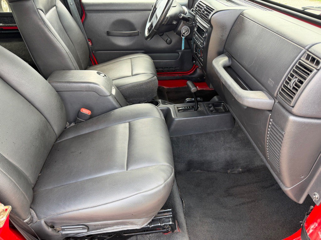 2003 Jeep Wrangler Image 11