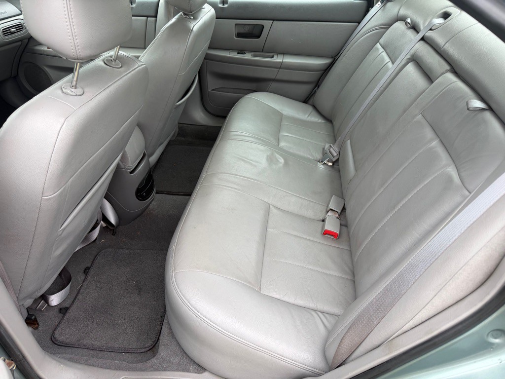 2005 Mercury Sable Image 12