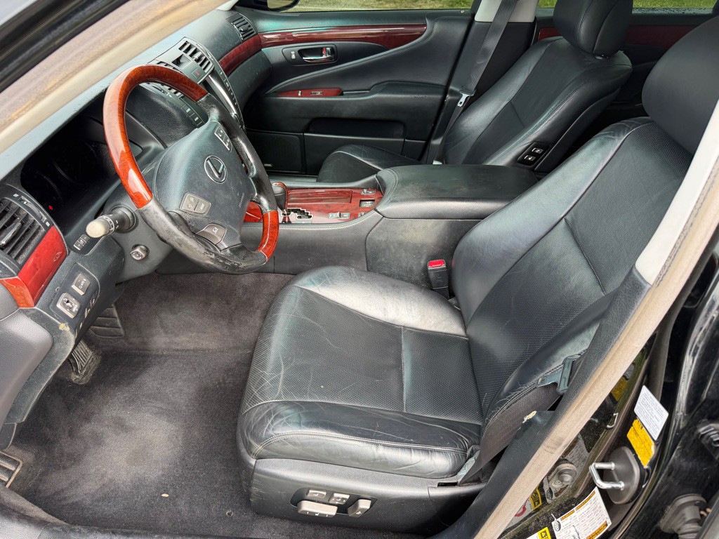 2007 Lexus LS 460 Image 9