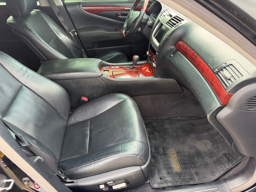 2007 Lexus LS 460 Image 11