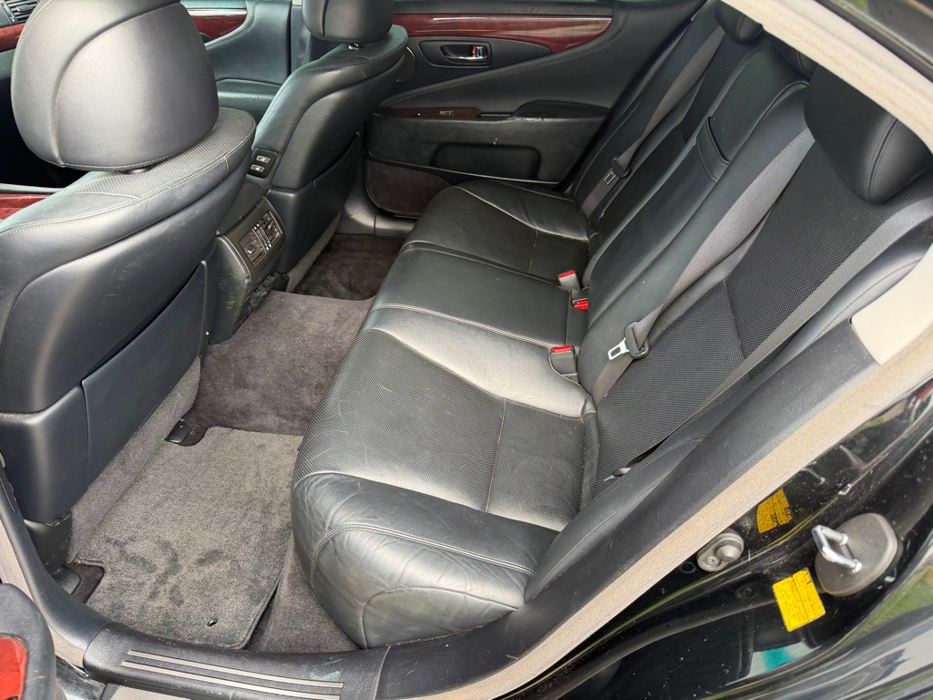 2007 Lexus LS 460 Image 12