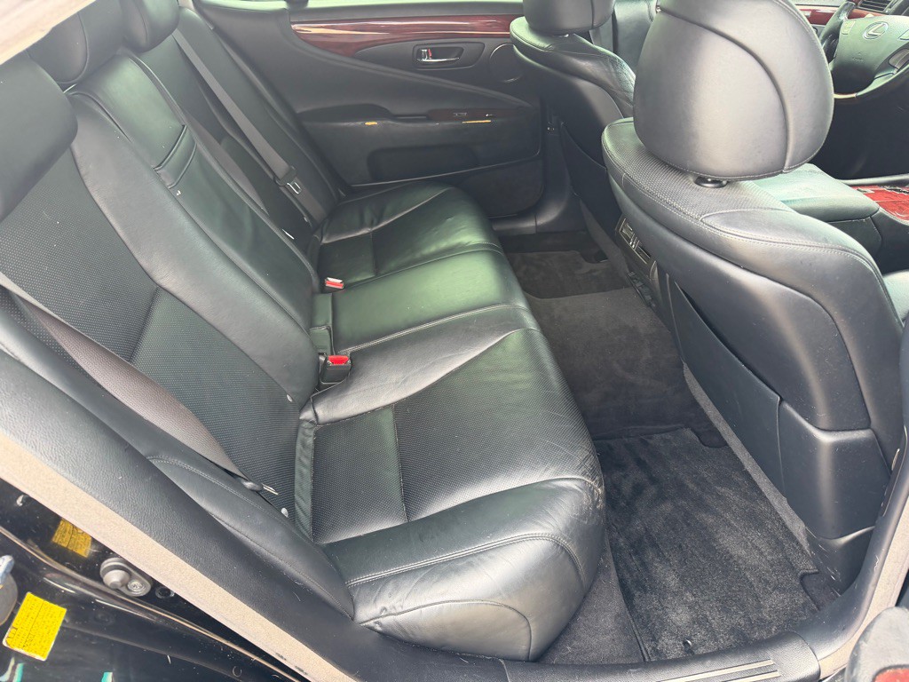 2007 Lexus LS 460 Image 13