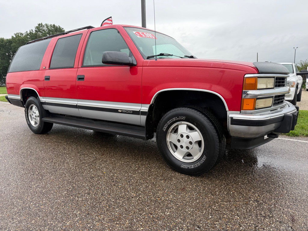 1994 Chevrolet Suburban Image 1
