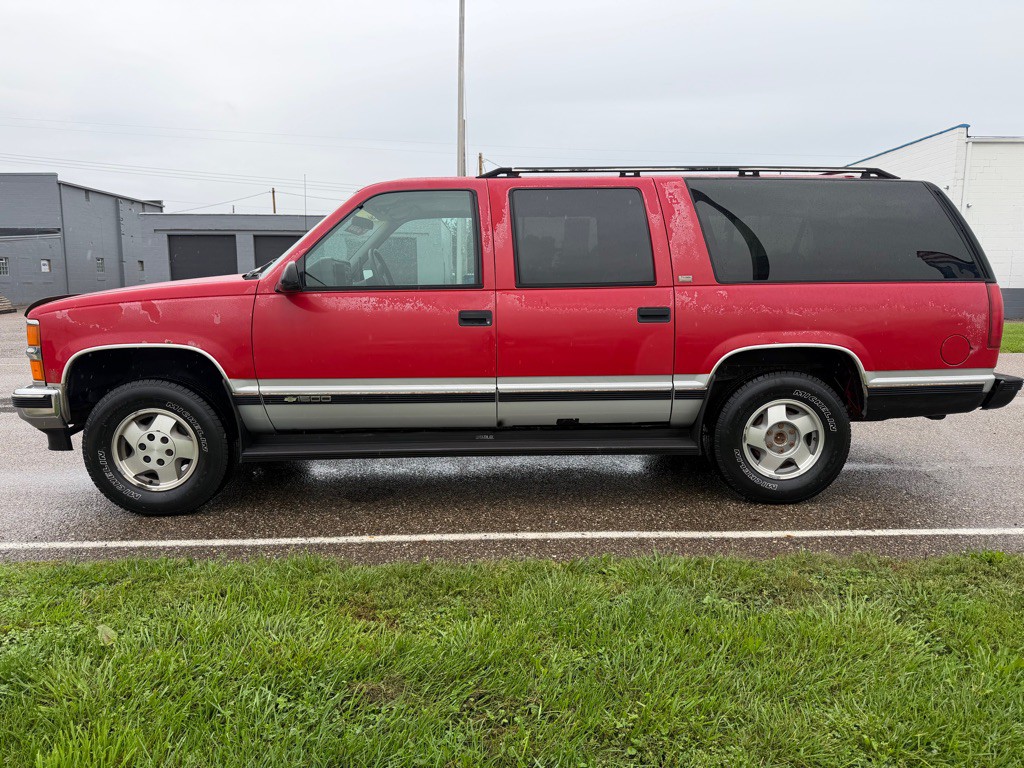 1994 Chevrolet Suburban Image 8