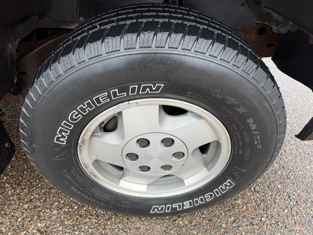 1994 Chevrolet Suburban Image 17