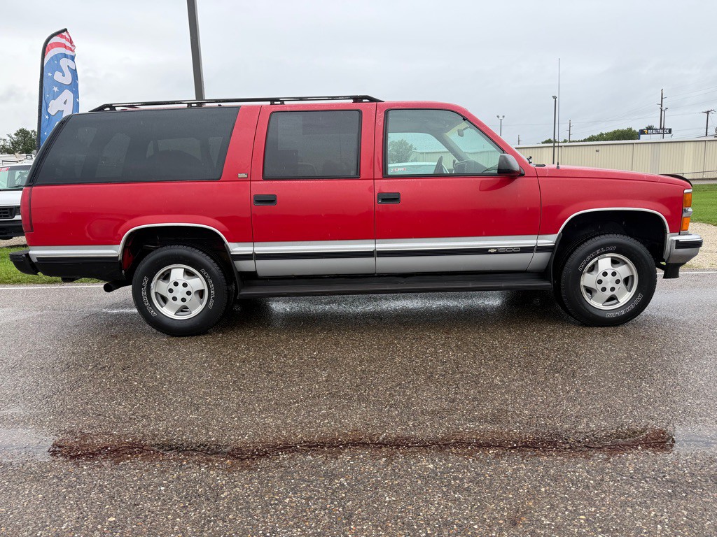 1994 Chevrolet Suburban Image 21