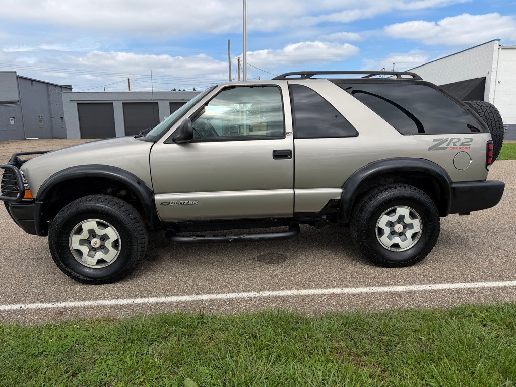 1998 Chevrolet Blazer Image 8
