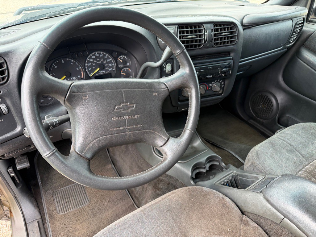 1998 Chevrolet Blazer Image 10