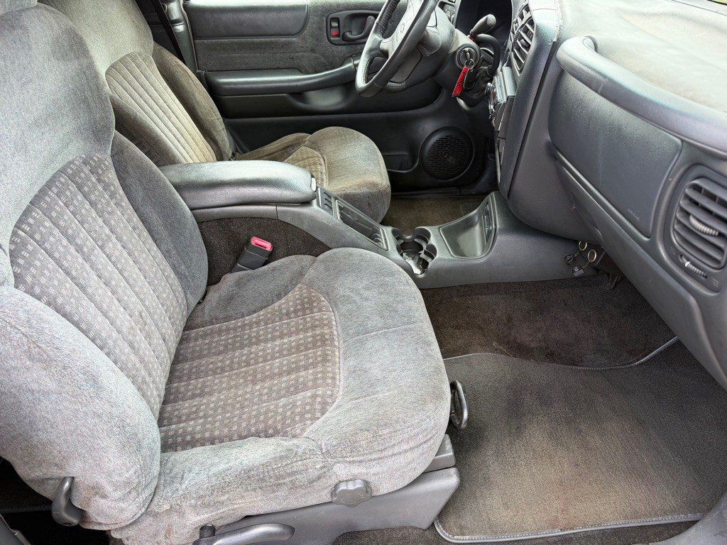 1998 Chevrolet Blazer Image 11