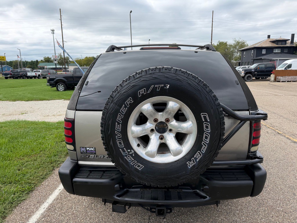 1998 Chevrolet Blazer Image 14