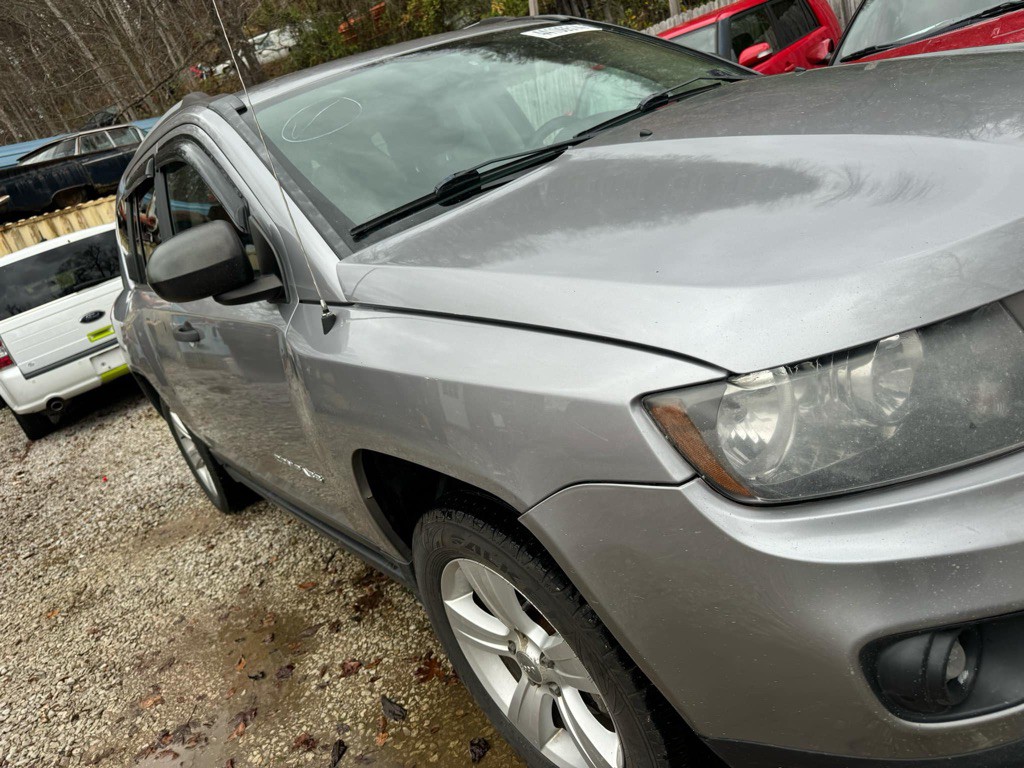 2016 Jeep Compass Image 2