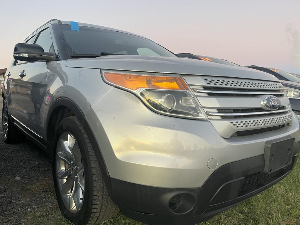 2015 Ford Explorer Image 2