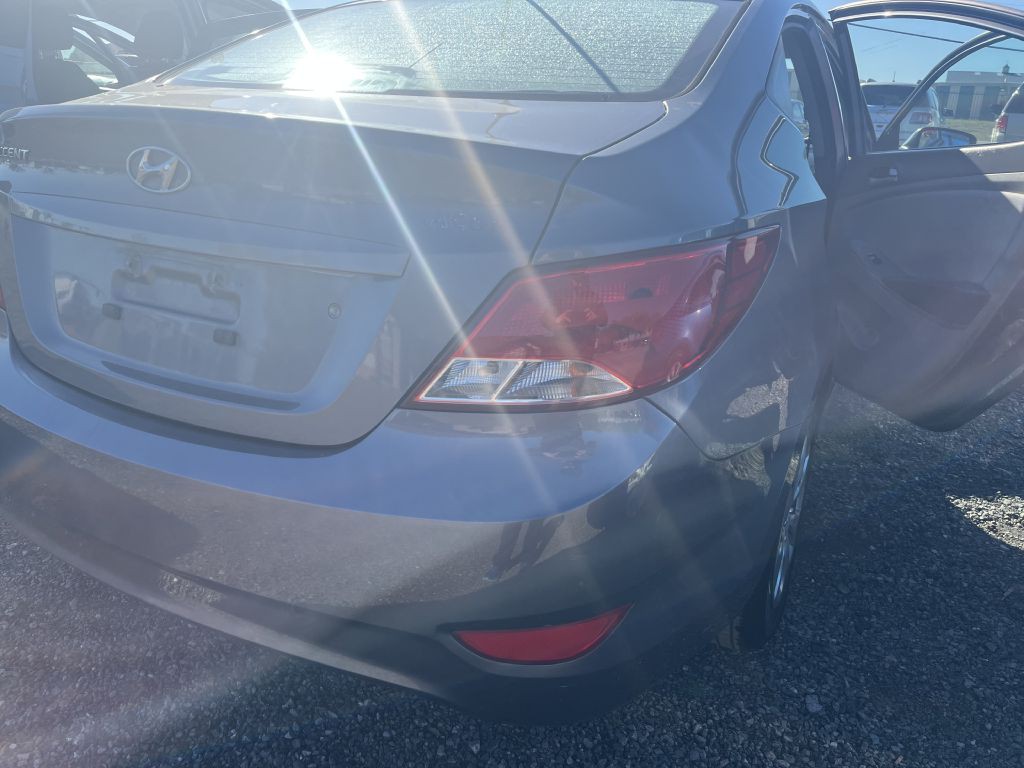 2015 Hyundai Accent Image 5