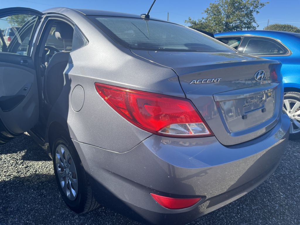 2015 Hyundai Accent Image 6