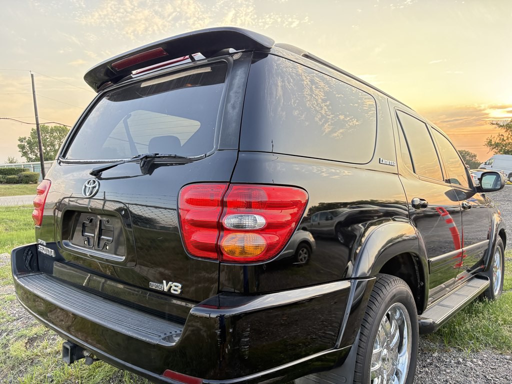 2004 Toyota Sequoia Image 5