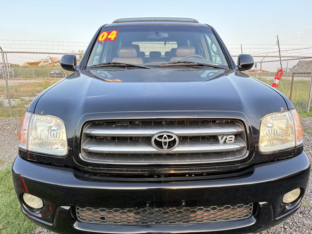 2004 Toyota Sequoia Image 2