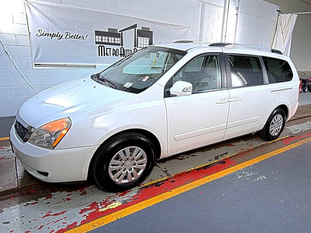 2011 Kia Sedona Image 3