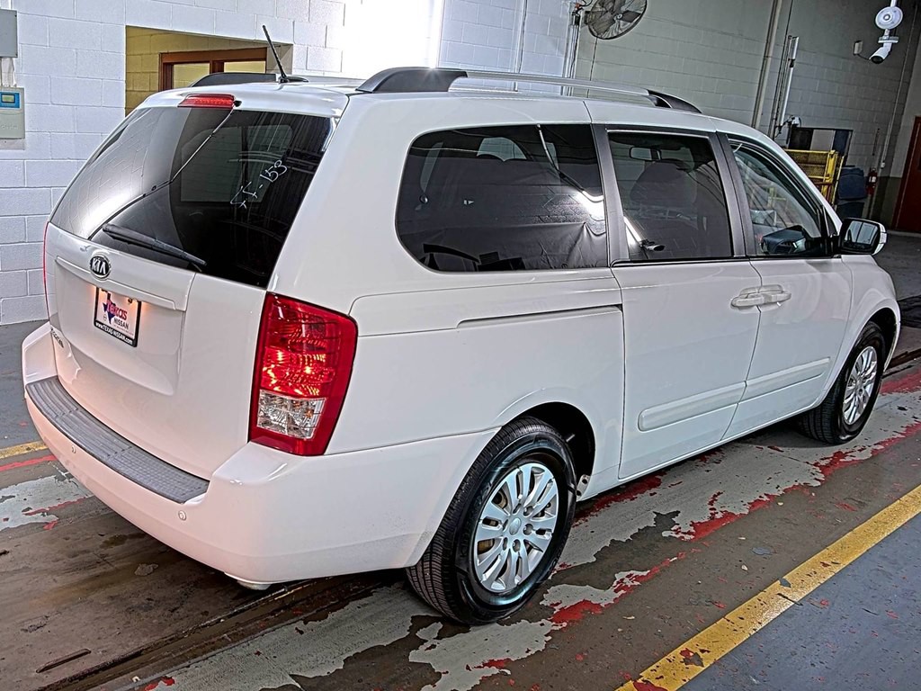 2011 Kia Sedona Image 6