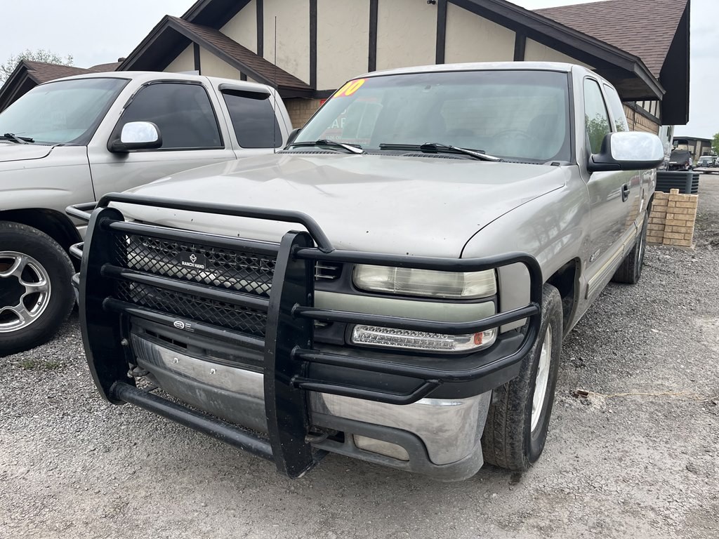 2000 Chevrolet Silverado 1500 Image 2